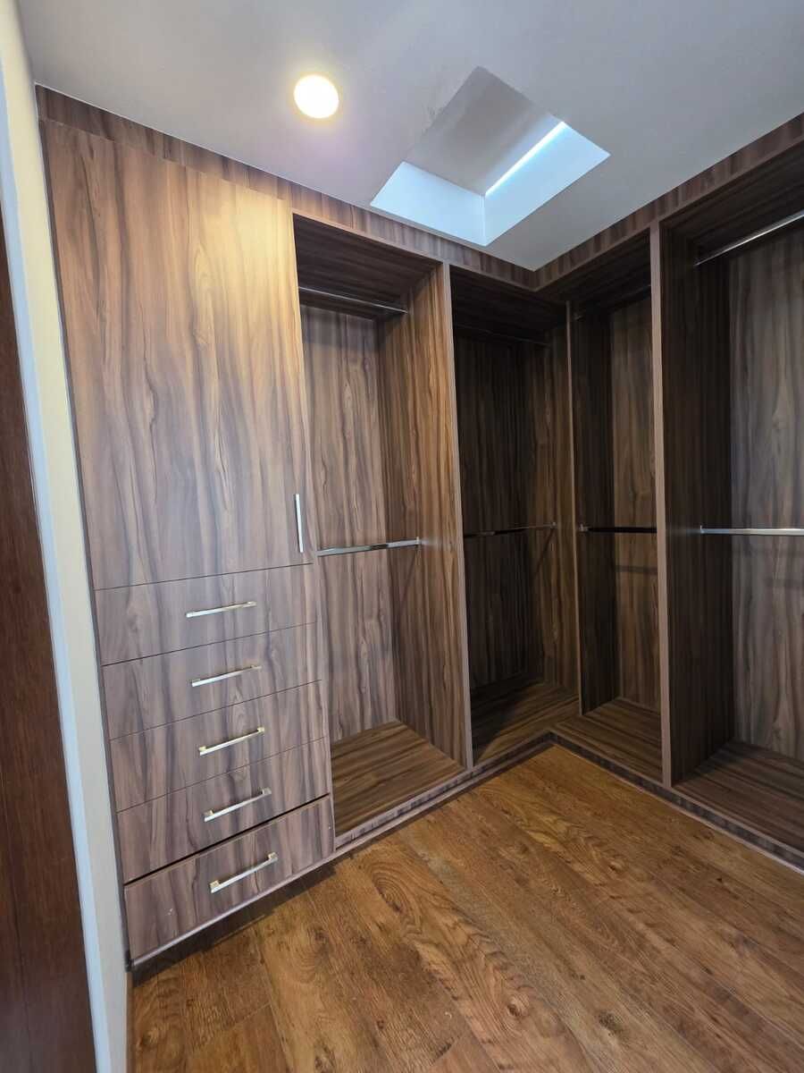 23 de 33: walking closet