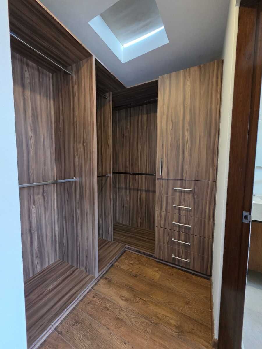 25 de 33: walking closet