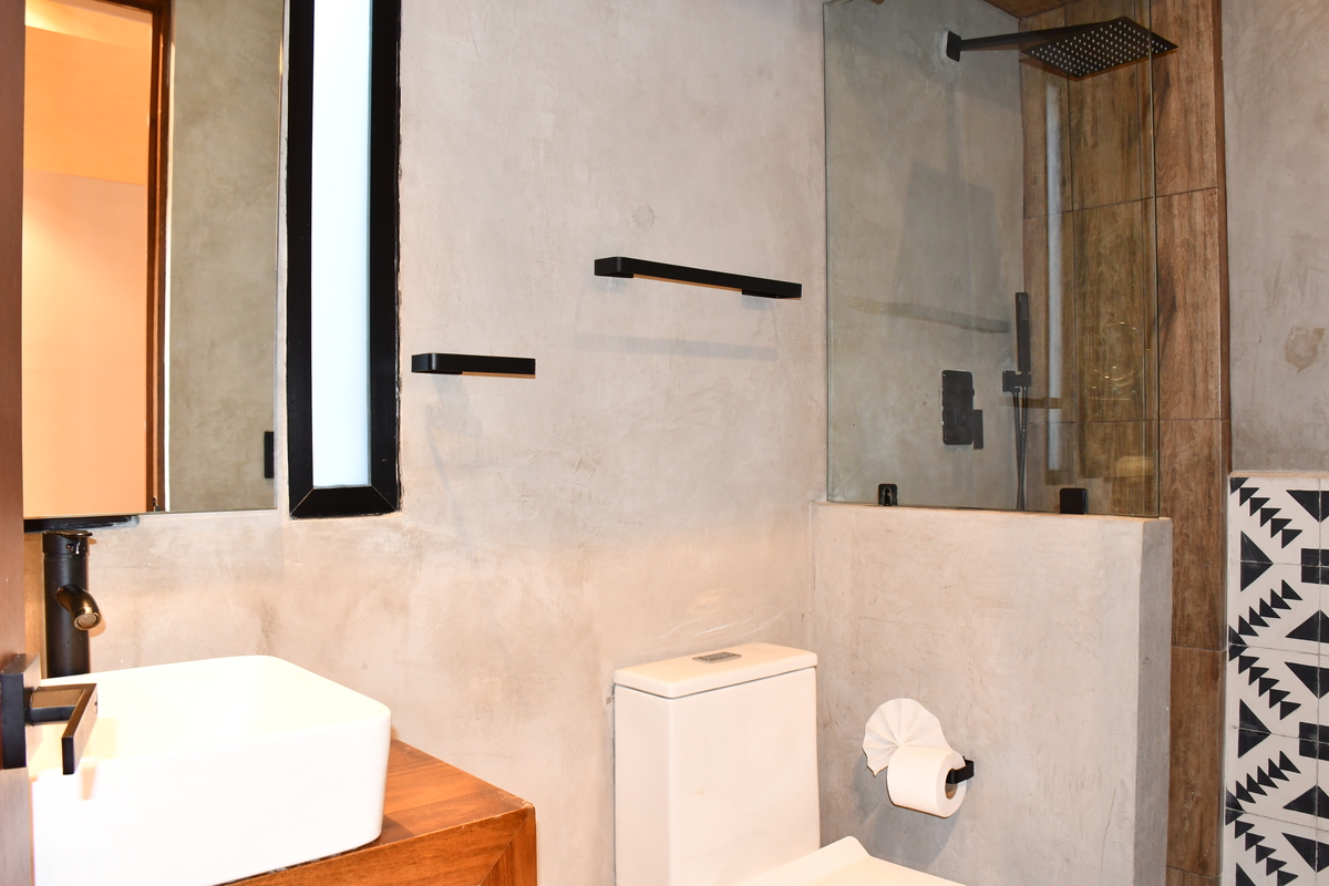 15 de 23: Vista de Baño Completo - Planta Alta