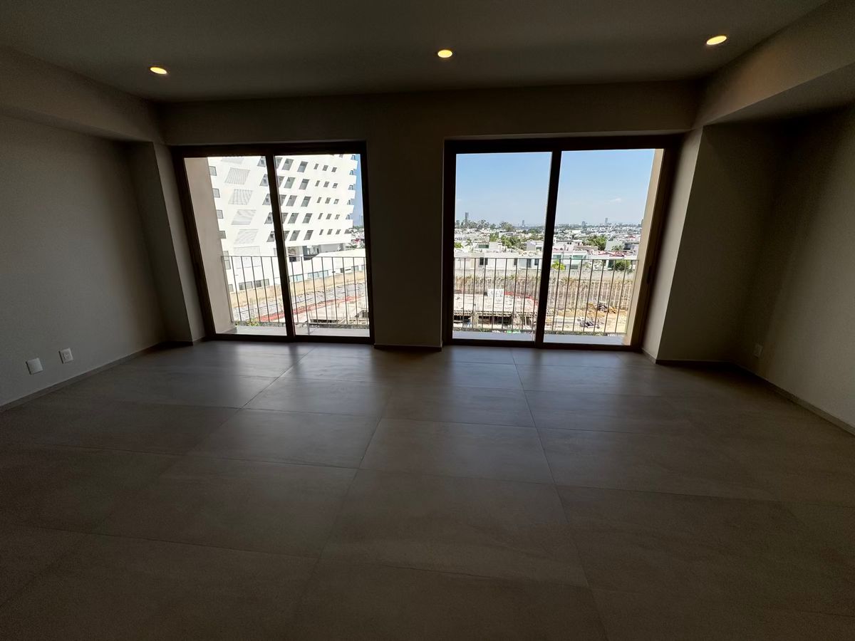 5 of 33: Sala / comedor