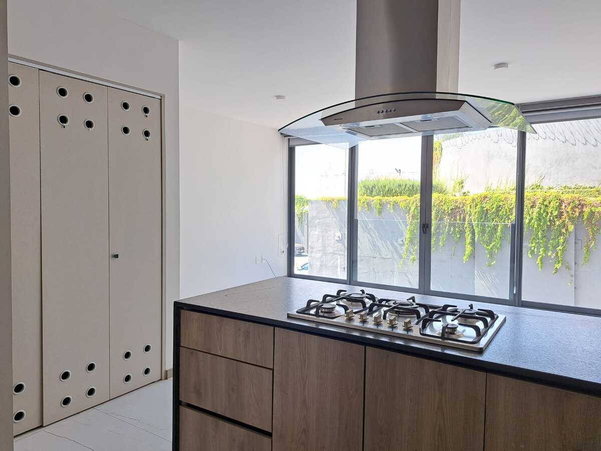 30 of 39: Vista desde cocina