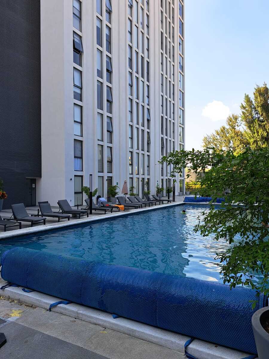 34 of 39: Alberca climatizada