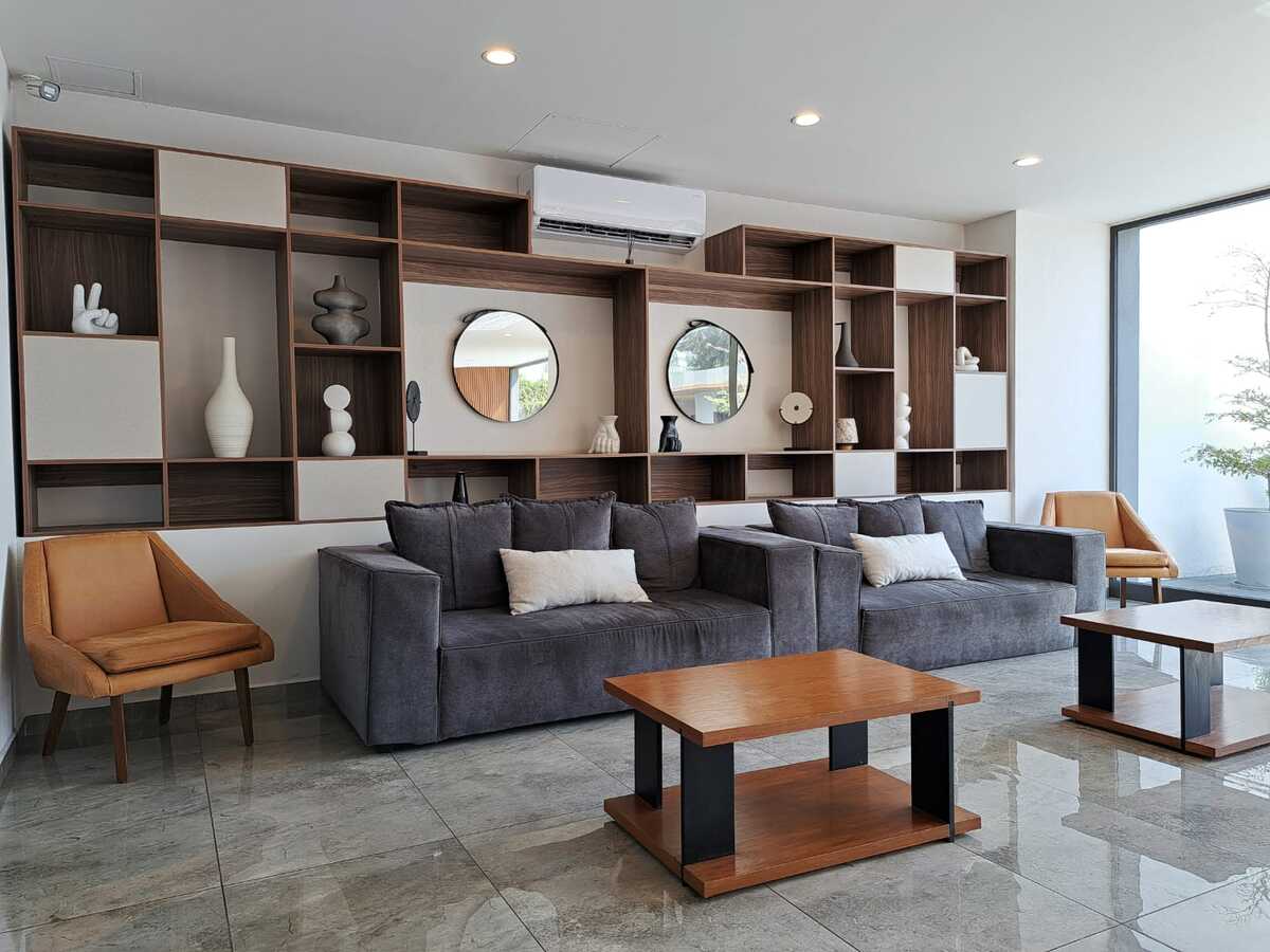 38 of 39: Recepción