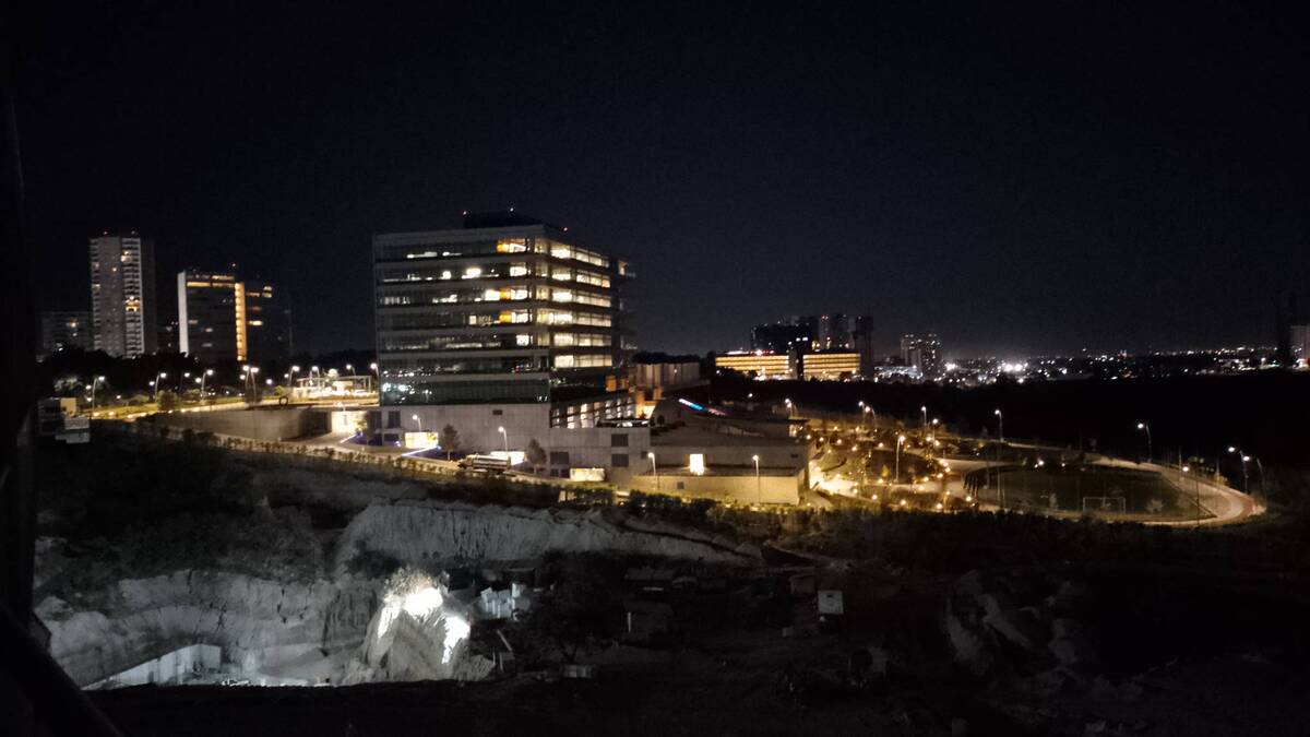 2 of 36: Vista de noche desde el dpto.