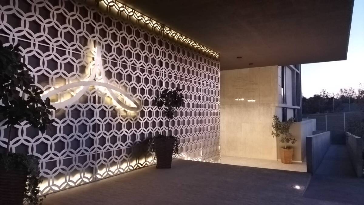 3 of 36: Ingreso a la Torre Adana