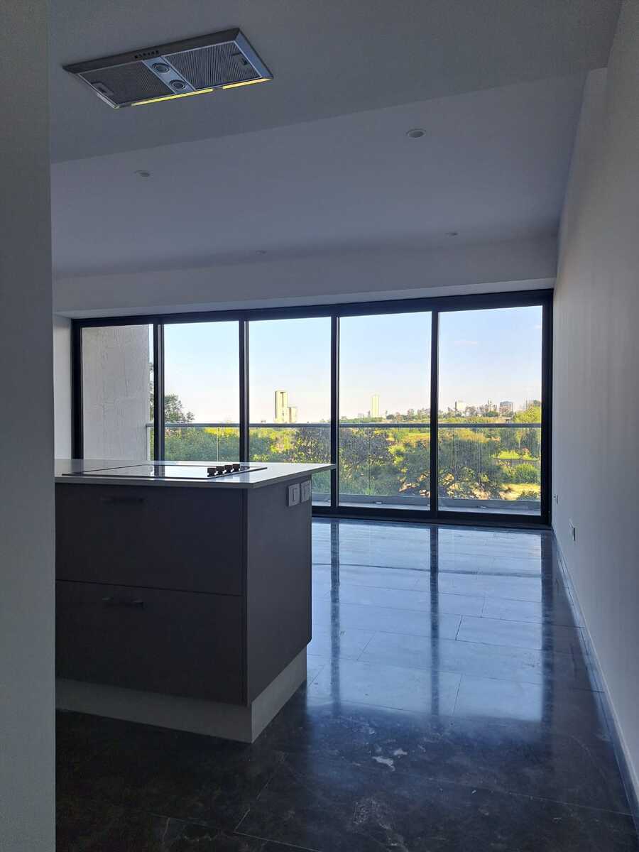 22 of 36: Vista área de día