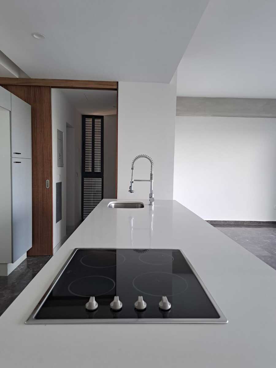 23 of 36: Cocina equipada