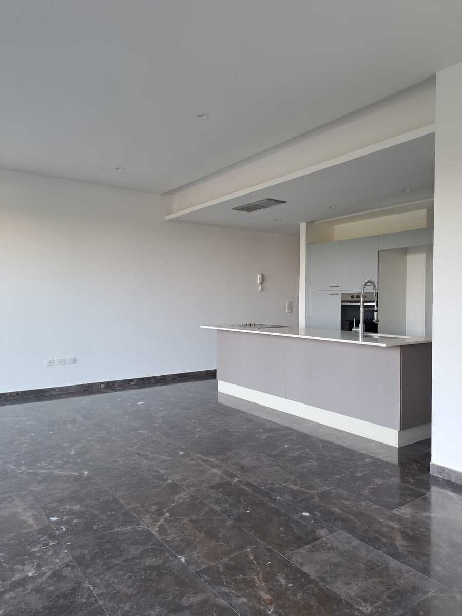 25 of 36: Cocina equipada