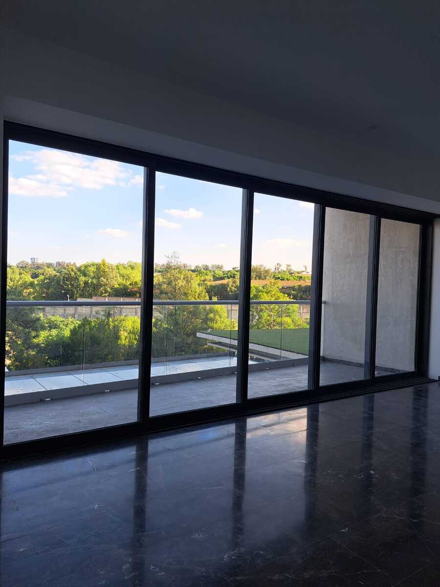 27 of 36: Terraza amplia