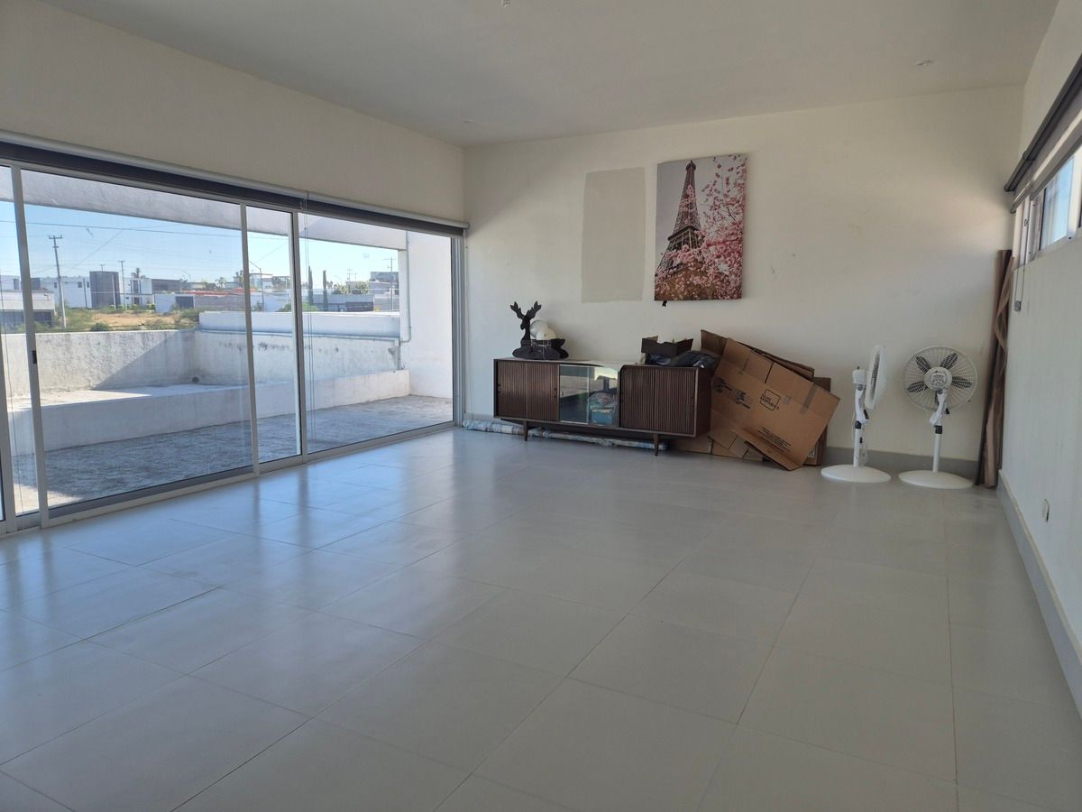 19 de 33: sala de juegos segunda planta