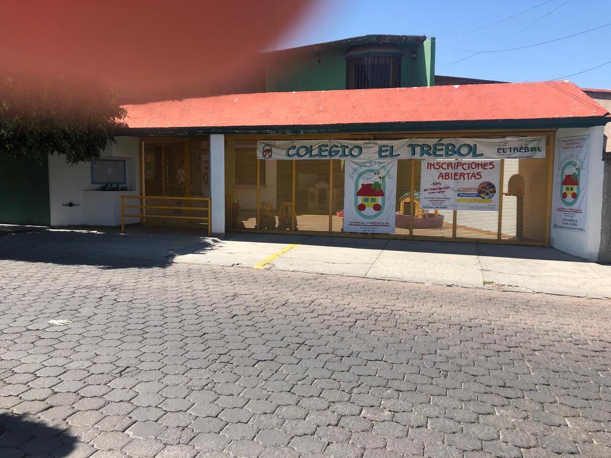 1 de 14: Fachada principal