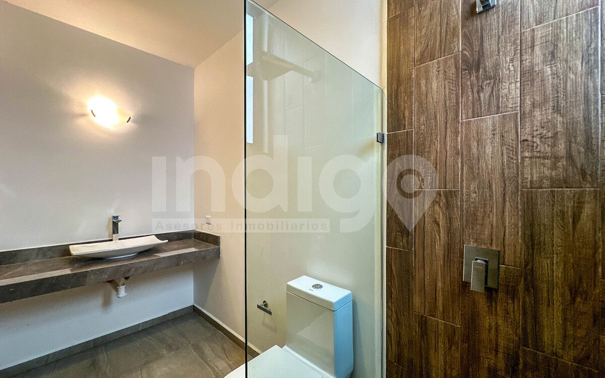 16 de 47: Baño Recámara Secundaria en Planta Baja