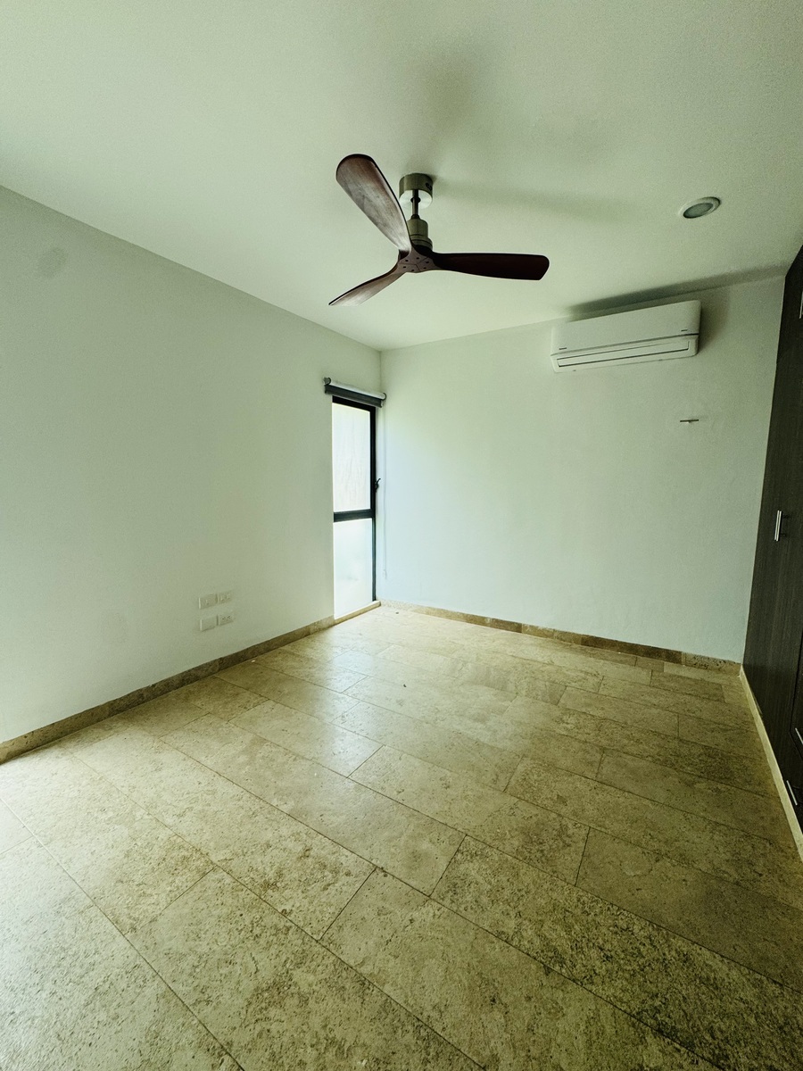 15 of 26: RECAMARA SECUNDARIA