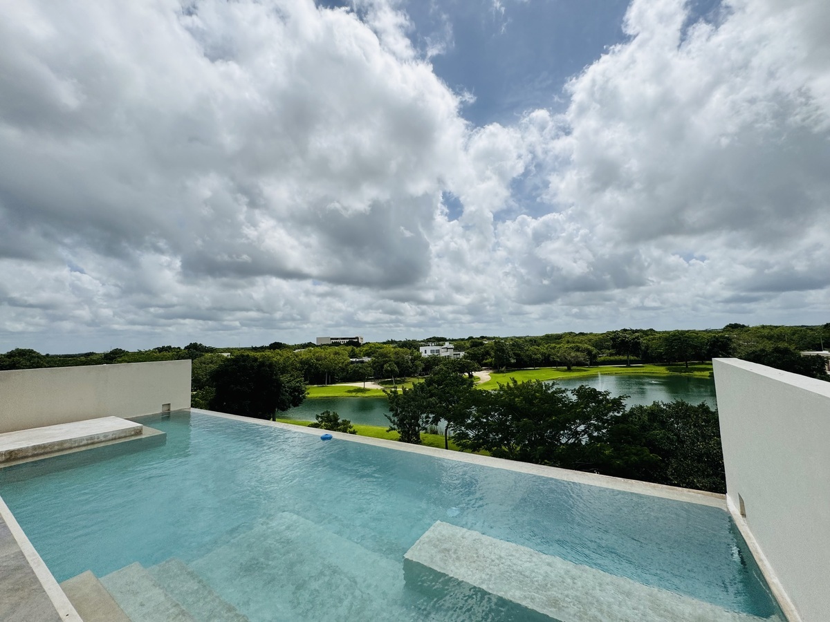 12 of 26: ROOF TOP AMENIDAD