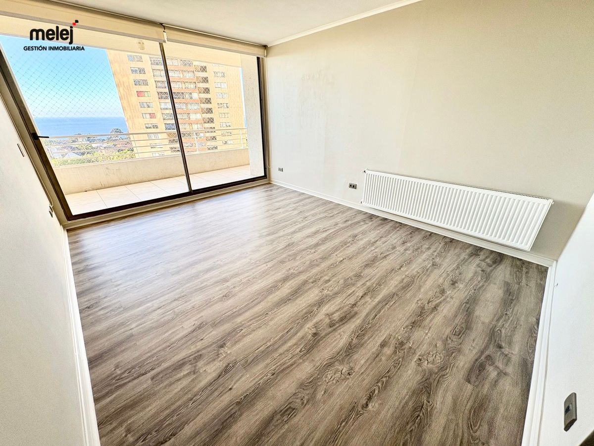 2 de 23: Living-comedor