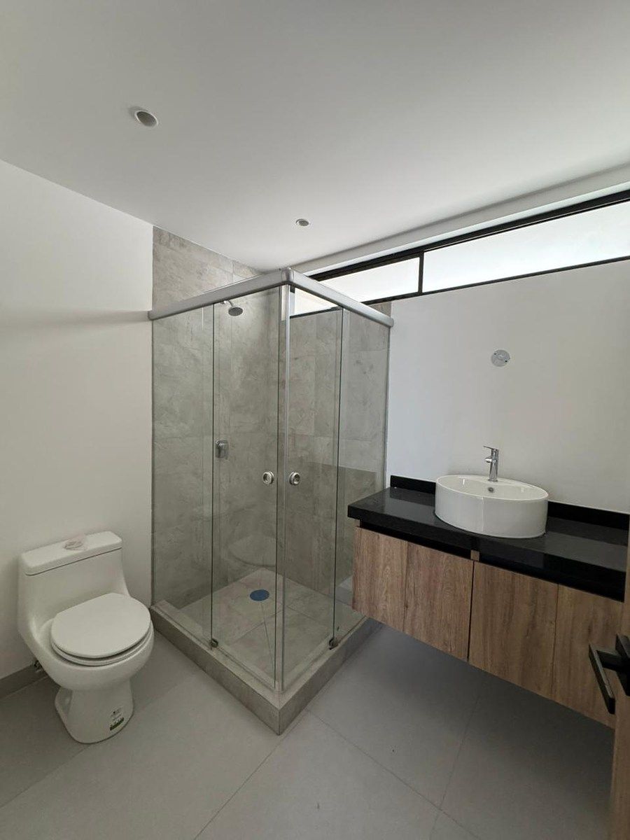 16 de 16: Baño en recamara principal