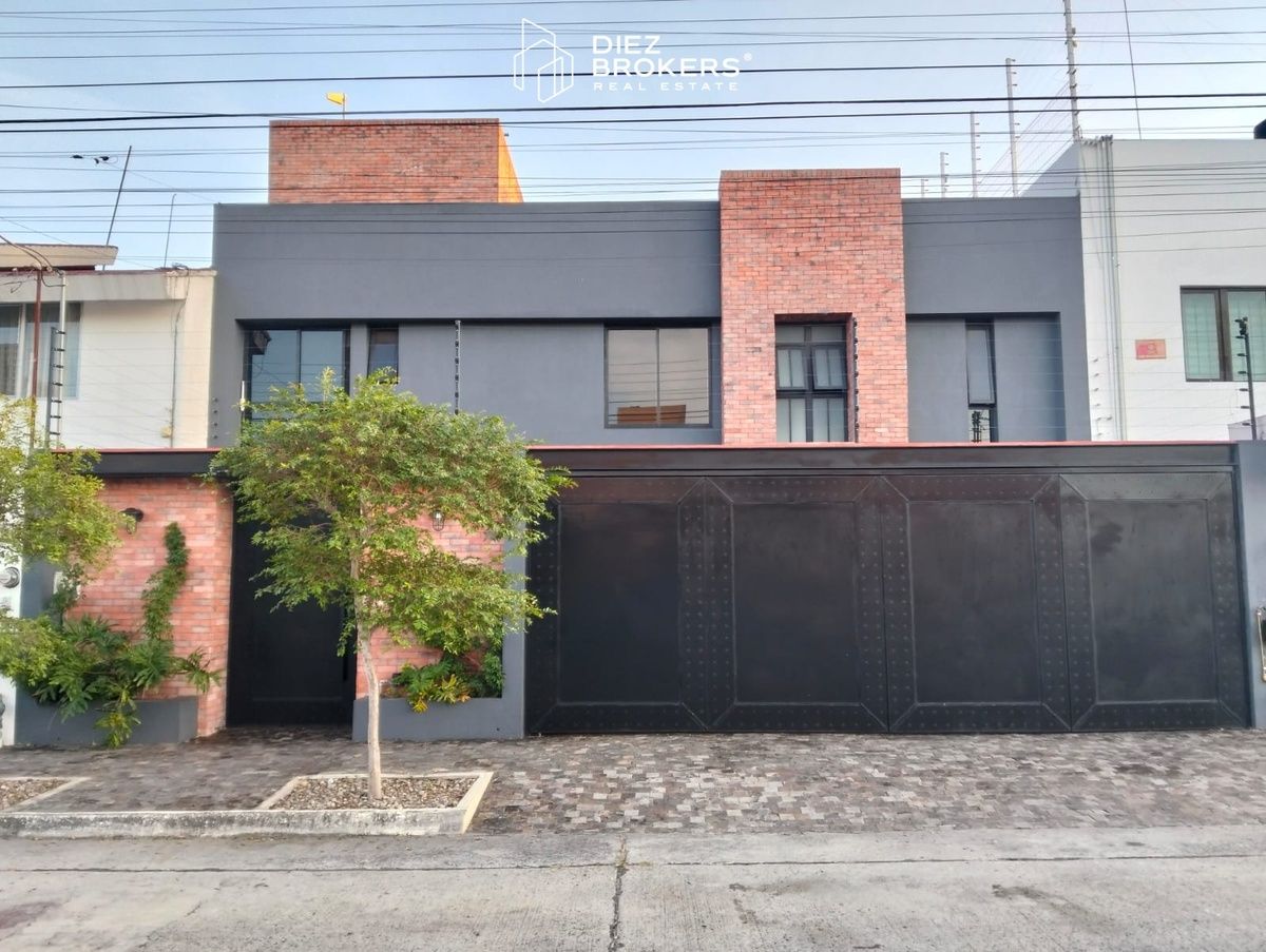 Casa en Venta - Fraccionamiento Jardines de Guadalupe, Zapopan. - foto 1
