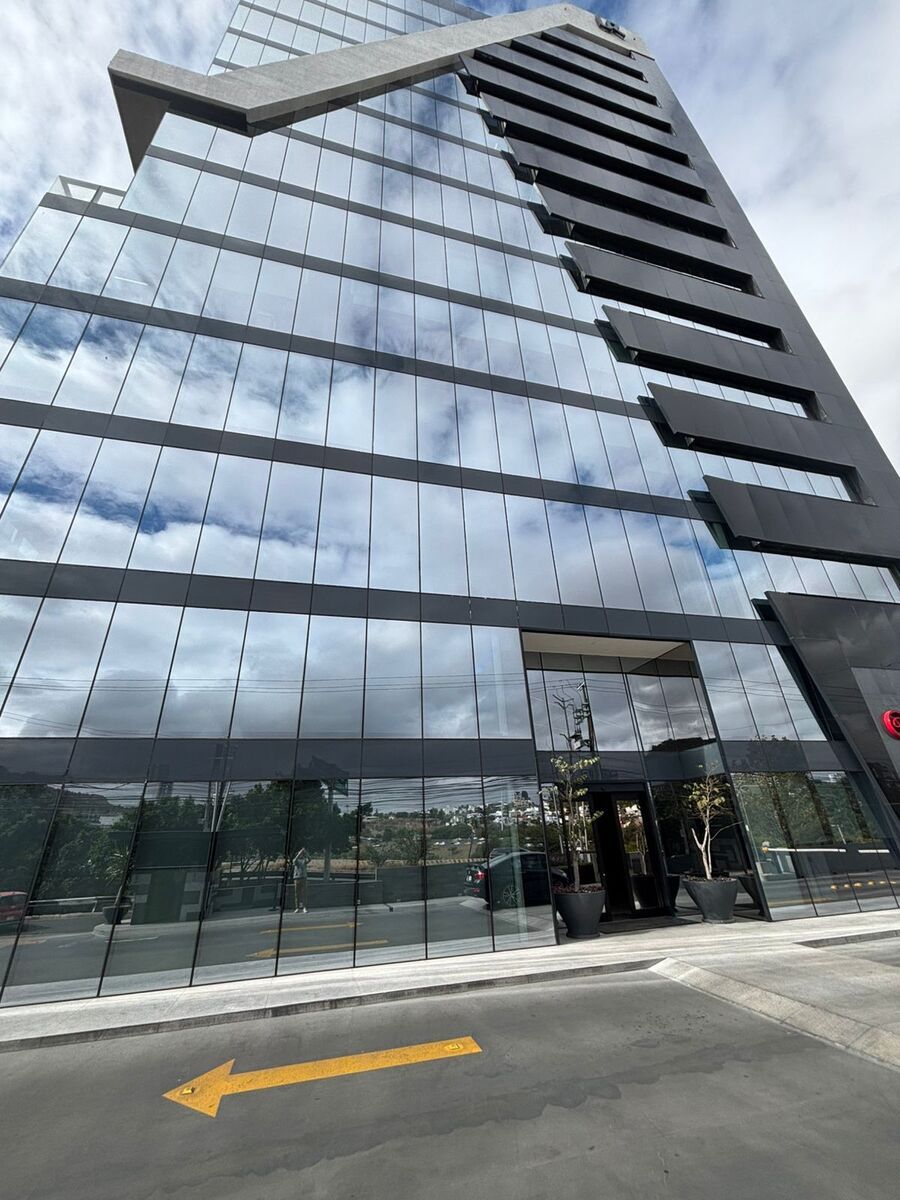 Venta de Oficina Amueblada y Equidapa en Centro Sur