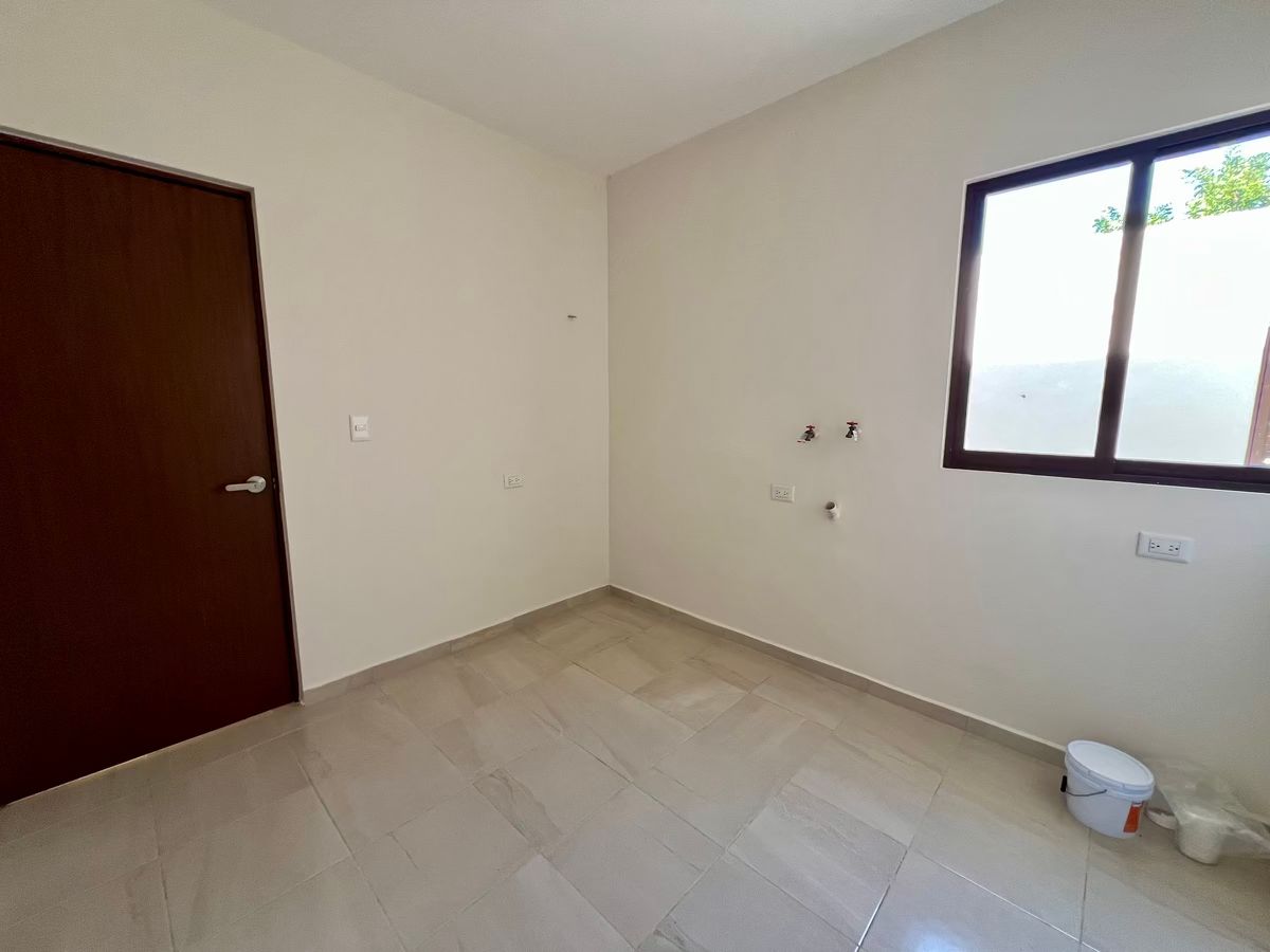 16 de 32: Cuarto de Servicio