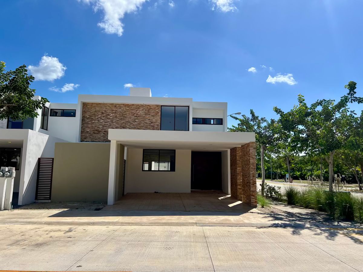 1 de 21: Fachada Principal