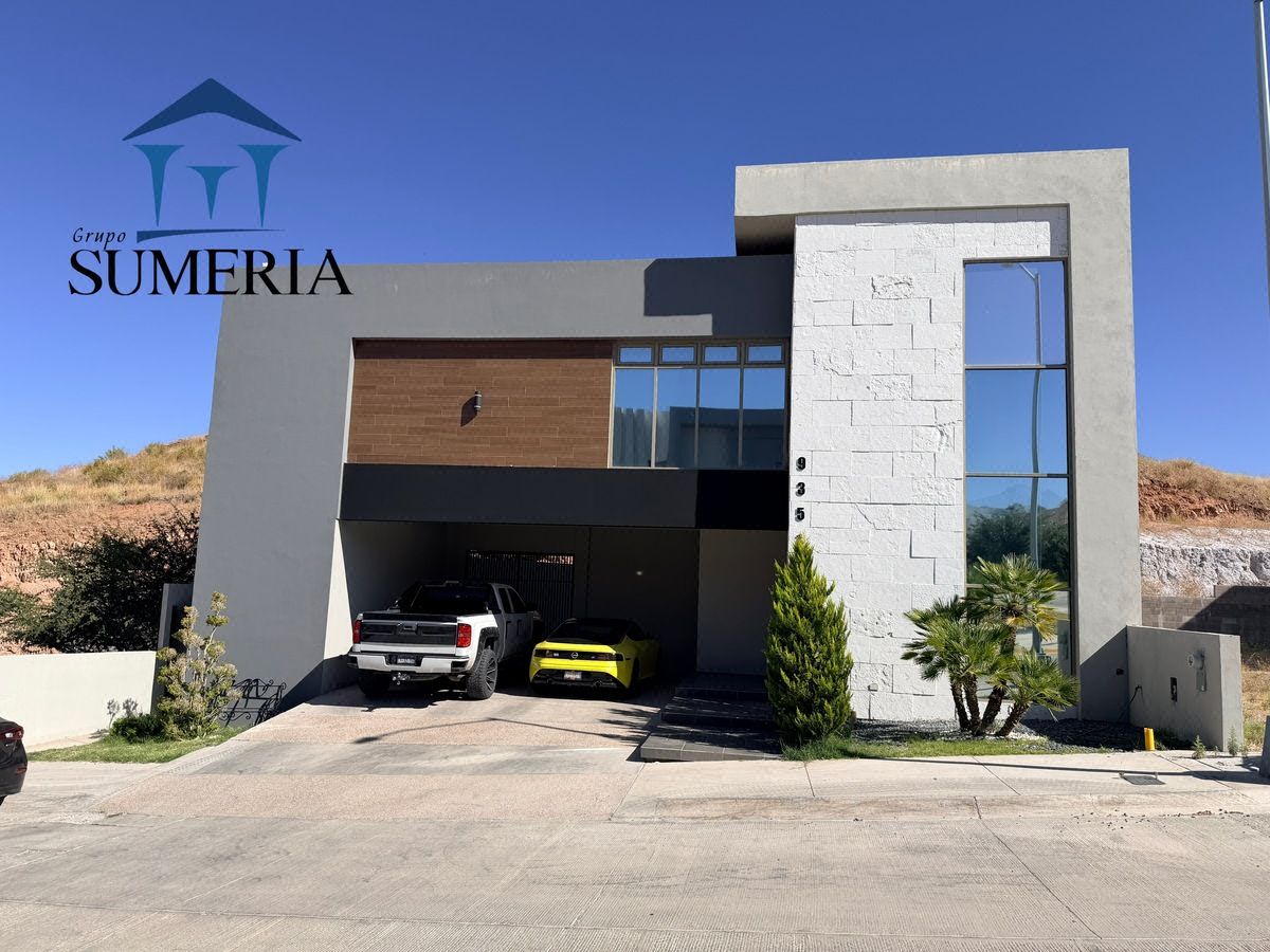 Casa en Venta en Cantera con Alberca