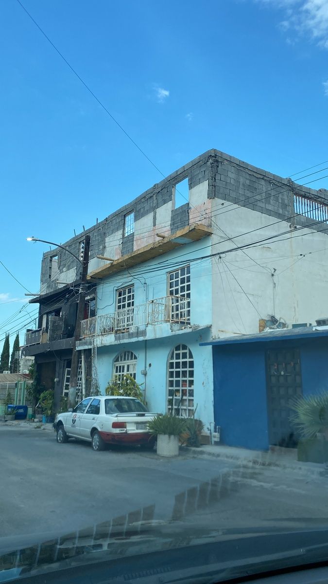 3 of 22: fachada solo lo azul