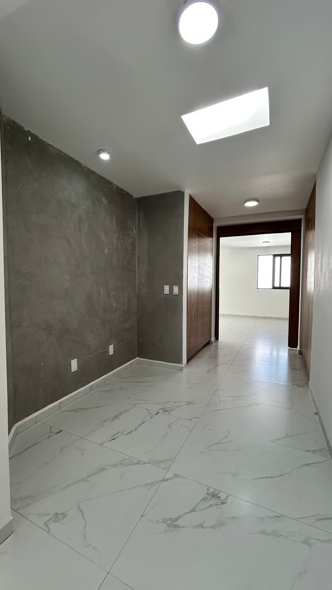 24 de 31: pasillo recámara principal