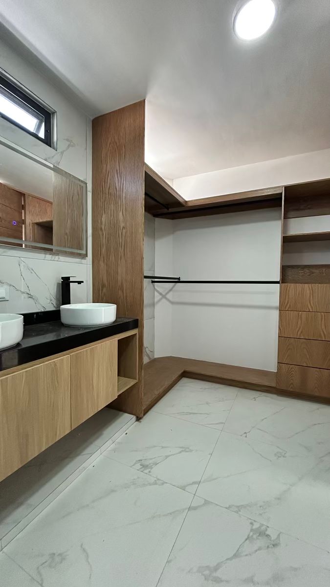 28 de 31: vestidor recámara principal