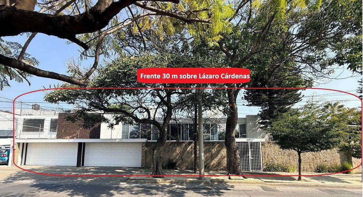 House with Commercial Use in Jardines del Bosque Centro, Guadalajara, photo 2 of 47