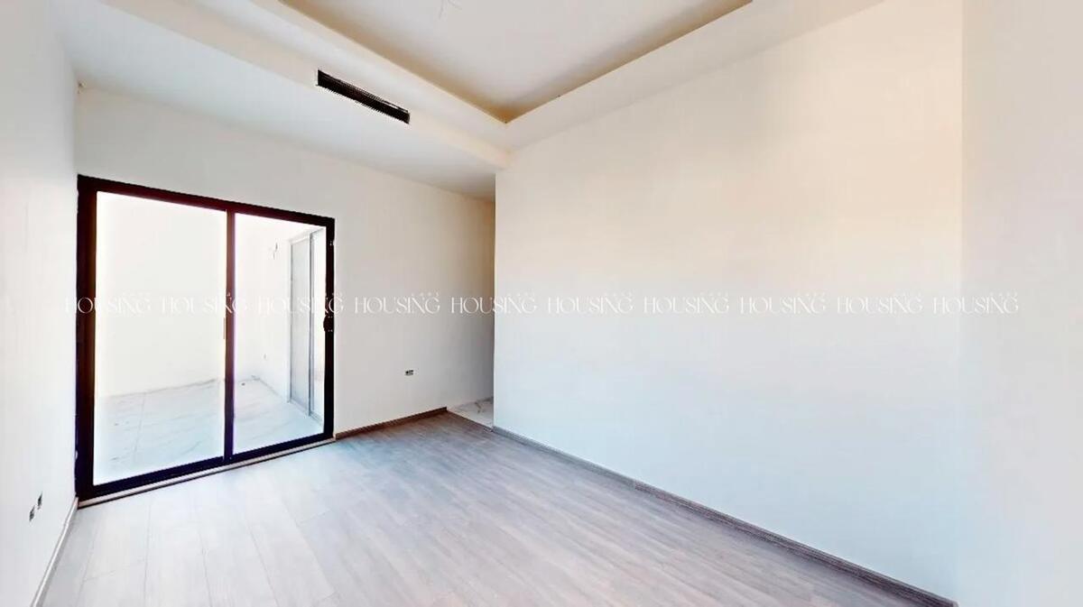 6 de 13: Recámara Planta baja con vestidor  y Baño