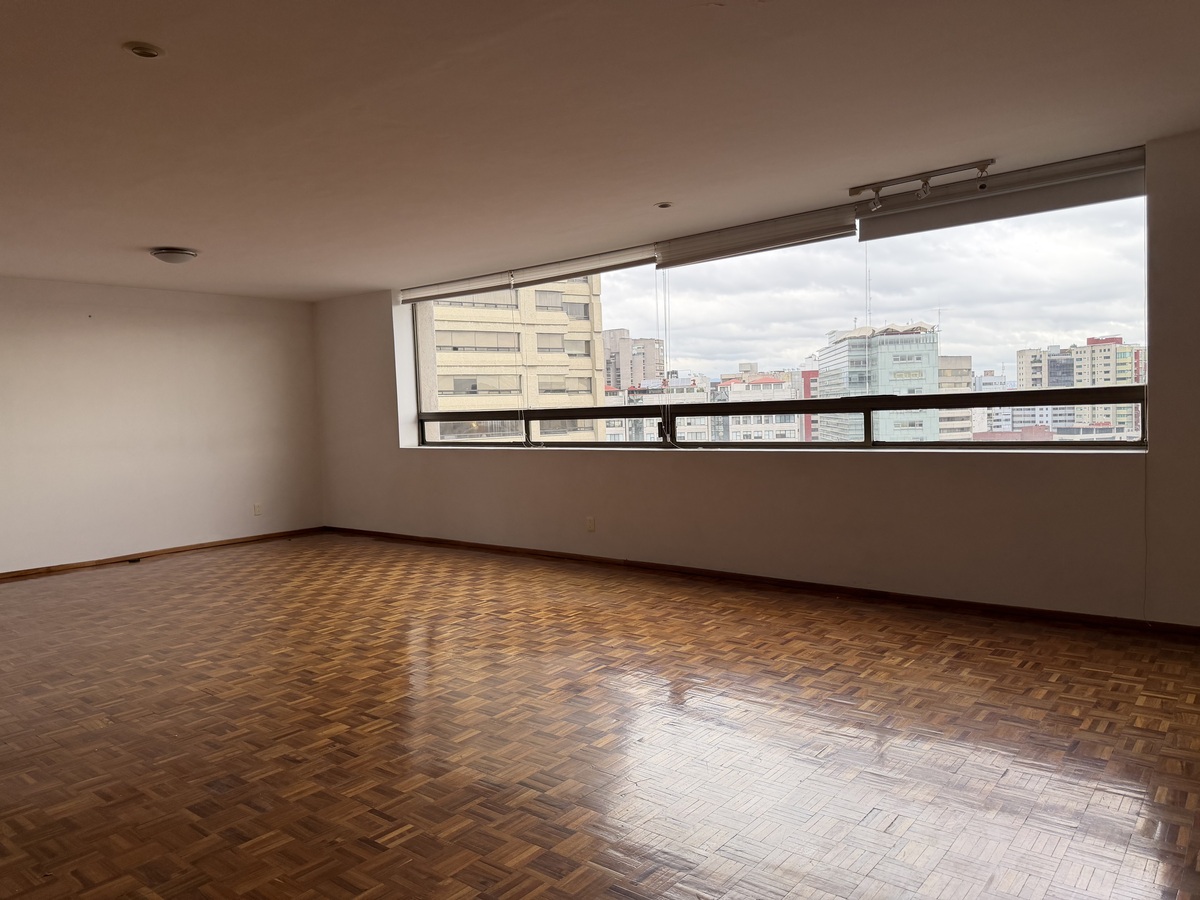 7 de 12: Sala y comedor