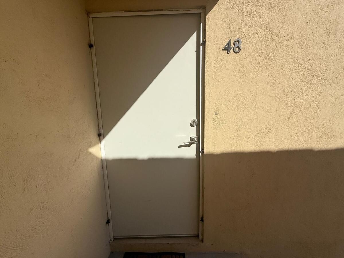 2 de 9: puerta principal