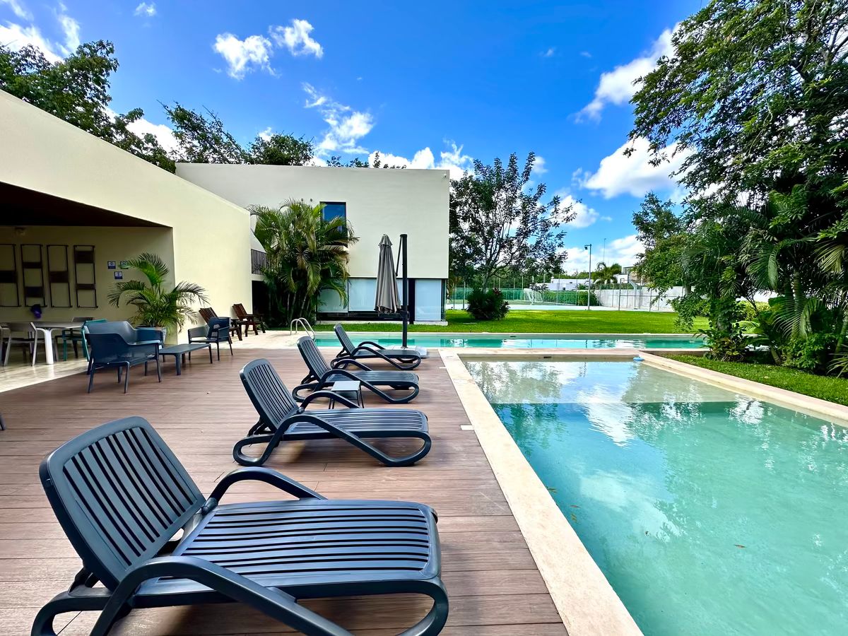 20 de 29: Alberca Casa Club