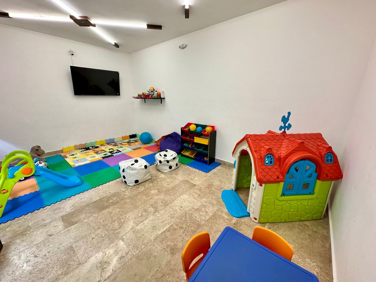 26 de 29: Salón de Juegos