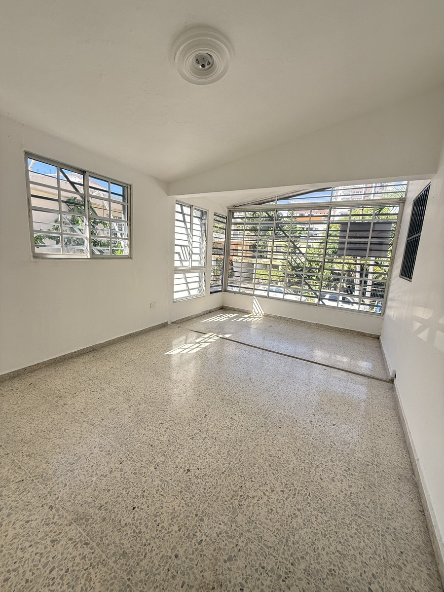 13 de 23: Family room o 4ta habitación