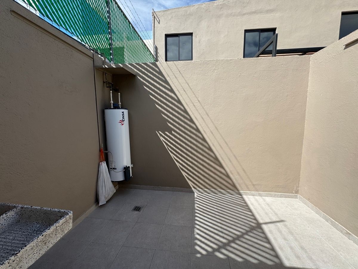 9 de 16: PATIO TENDIDO