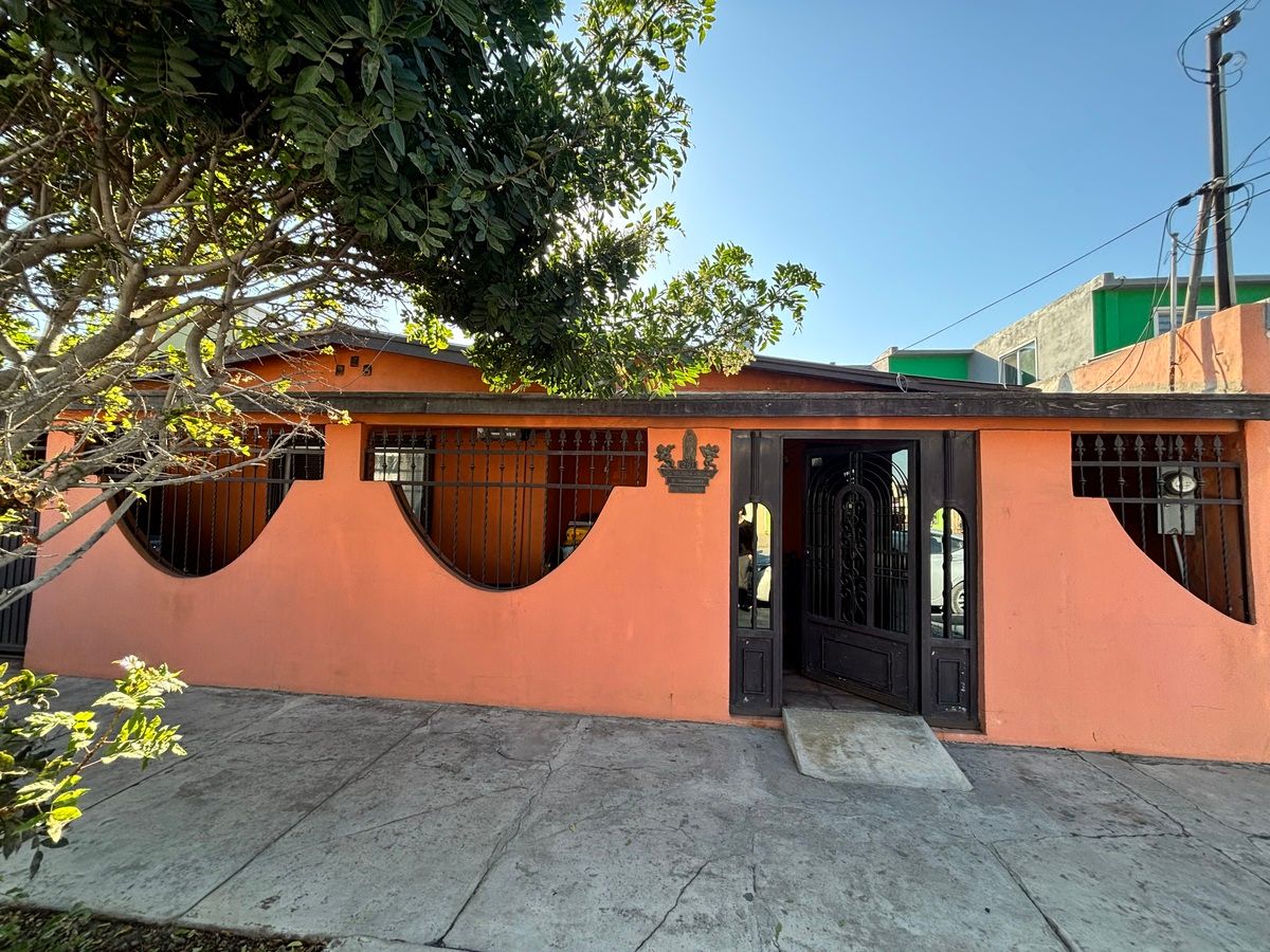 Se Vende Casa en la Colonia Independencia, Ensenada B.C