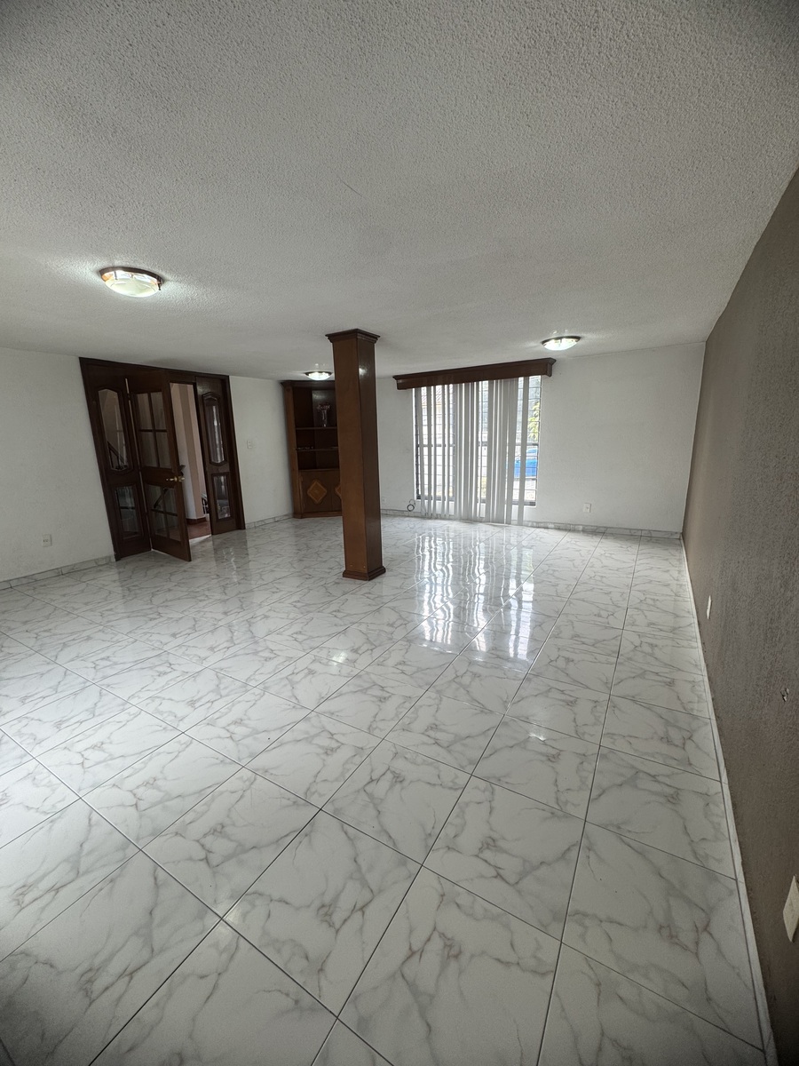 5 of 21: Estancia comedor