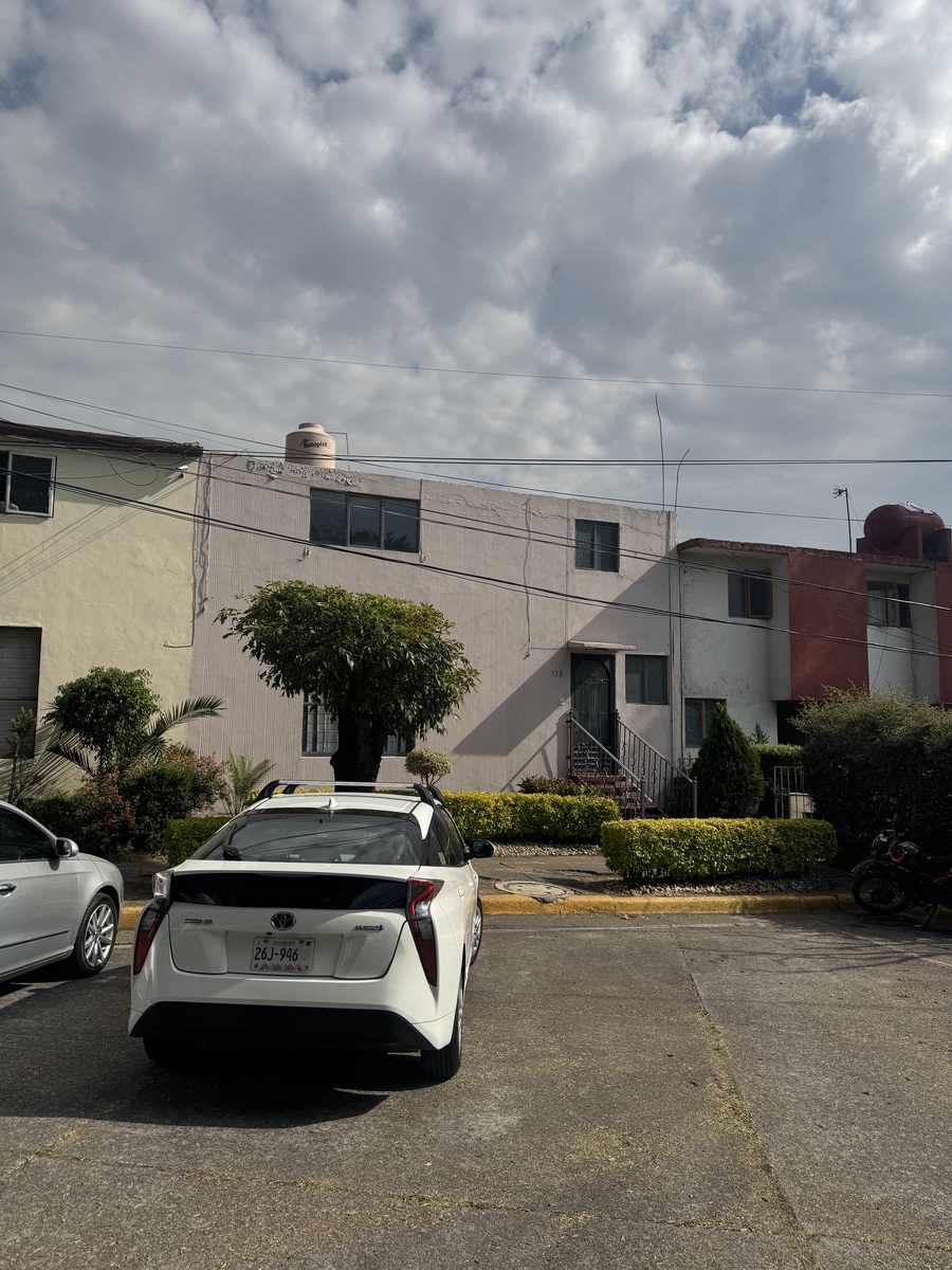 17 of 21: Fachada principal