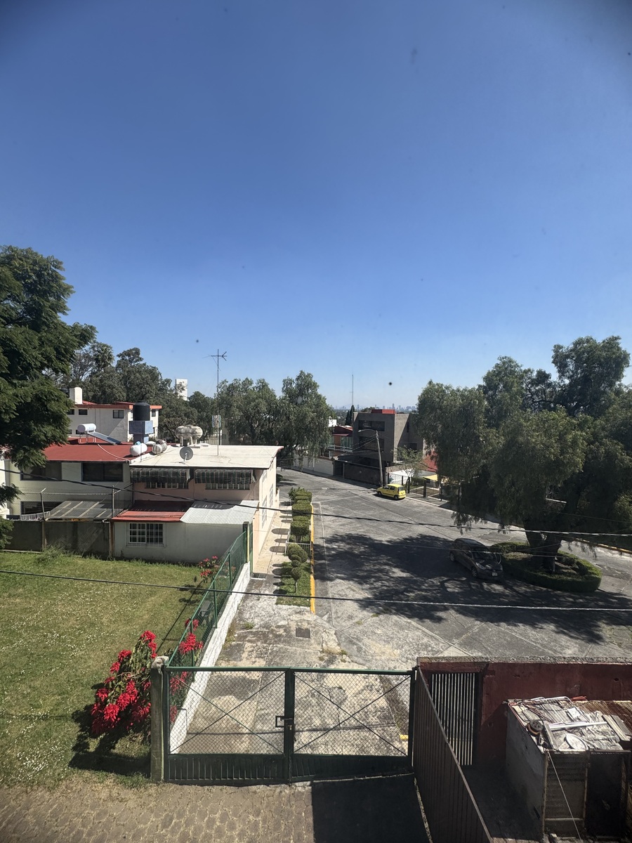 20 of 21: Vista hacia caseta 2