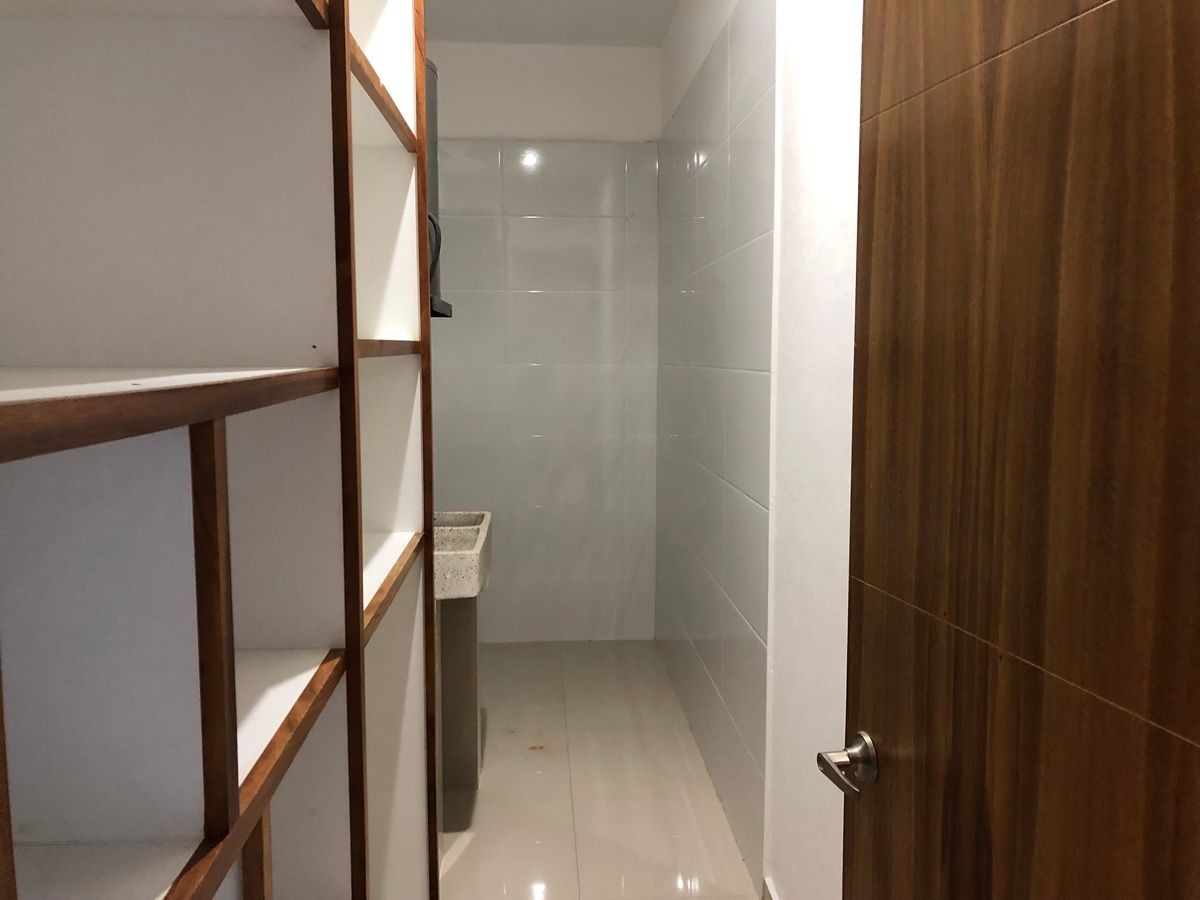 22 of 24: Cuarto de lavado