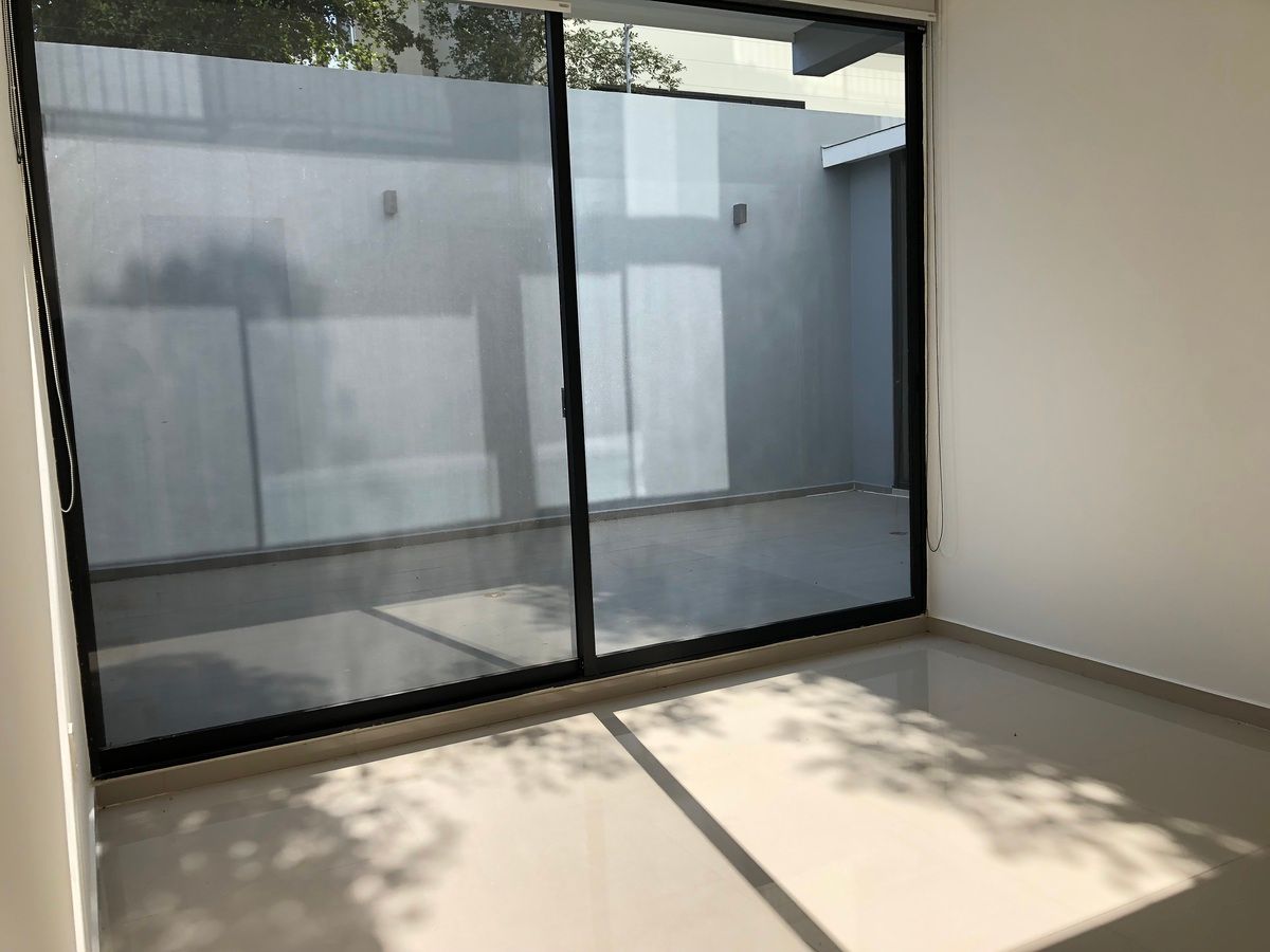 11 of 24: Recámara principal