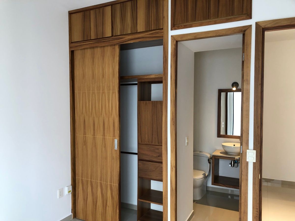 18 of 24: Recámara secundaria