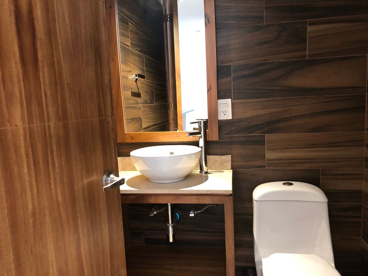 23 of 24: 1/2 Baño visitas