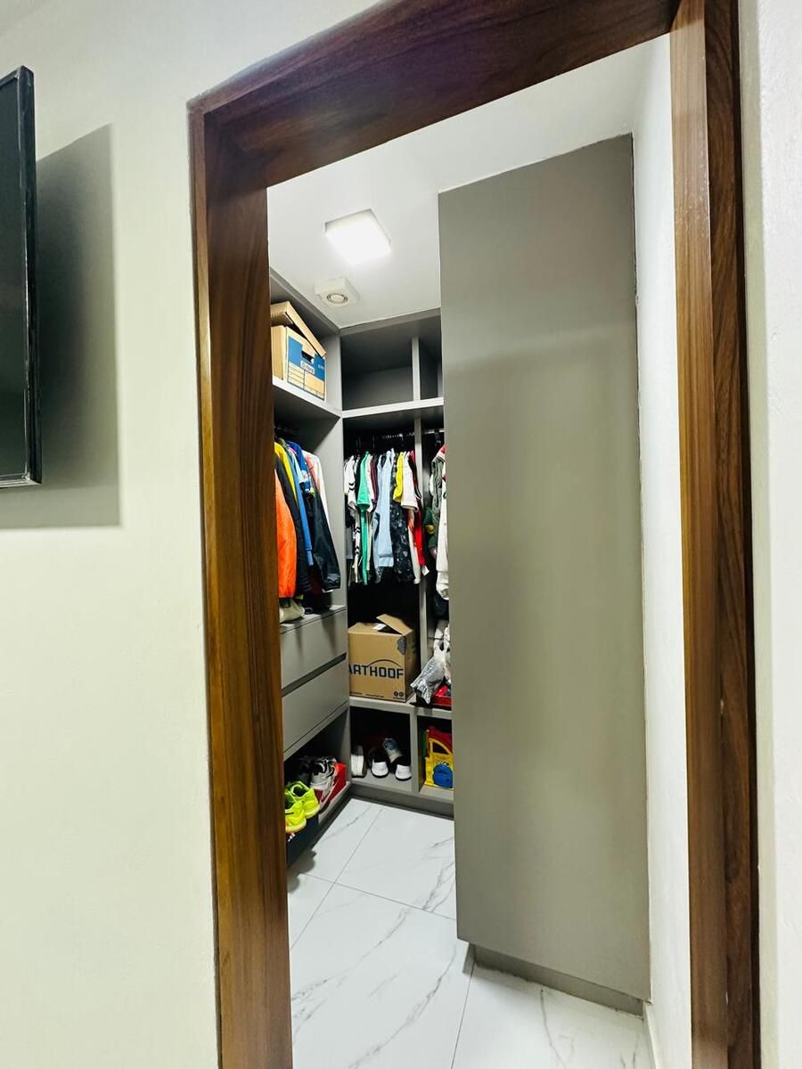 24 de 26: CLOSET REC 4