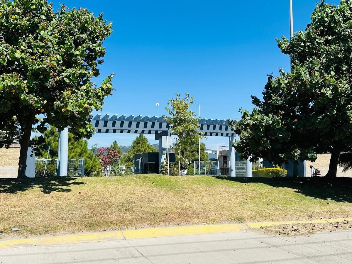 26 de 26: ENTRADA DEL FRACCIONAMIENTO