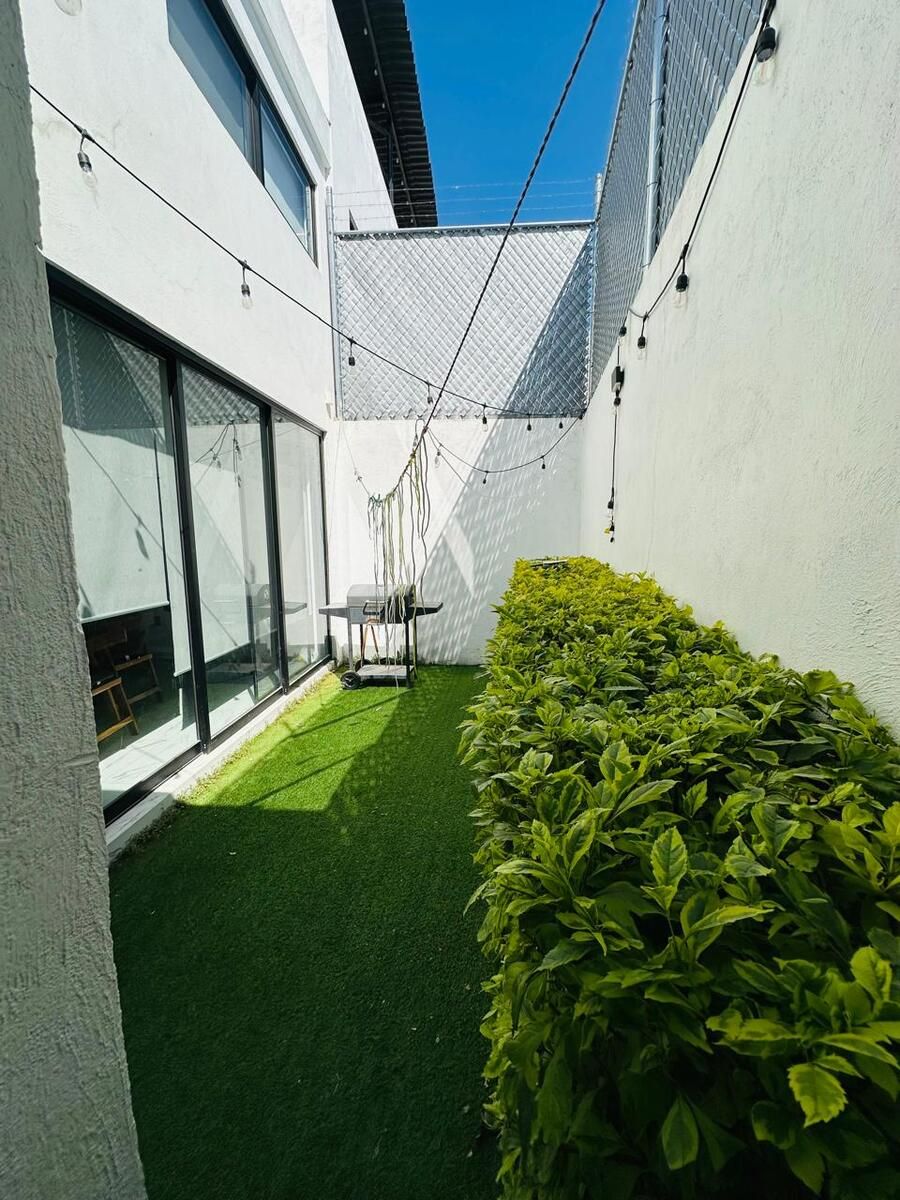 6 de 26: PATIO TRASERO