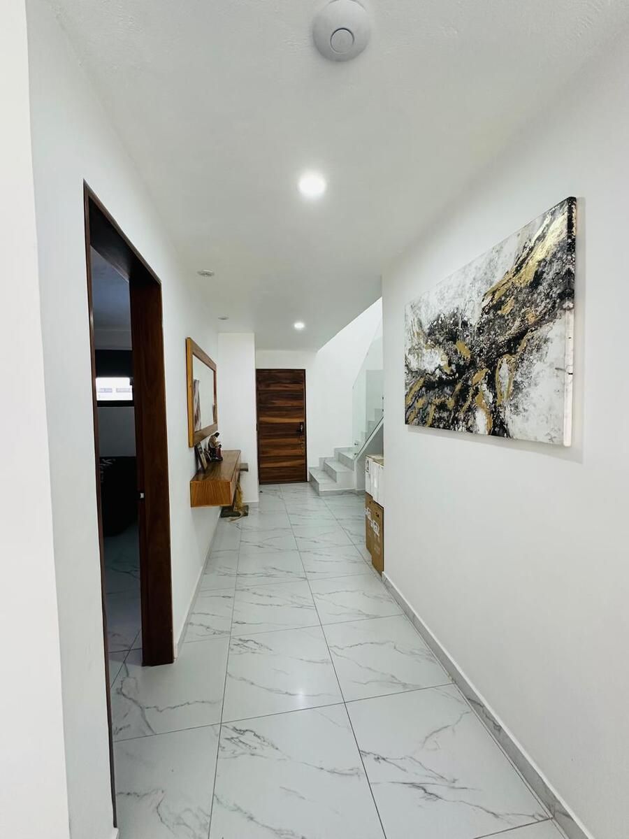 8 de 26: PASILLO PLANTA BAJA