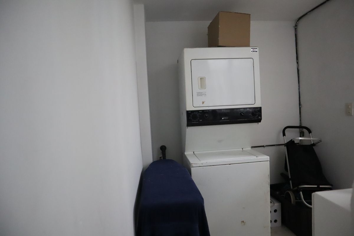 8 of 18: cuarto de lavado