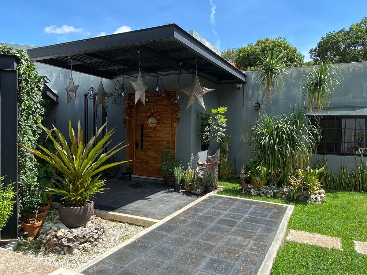 9 of 14: Entrada principal